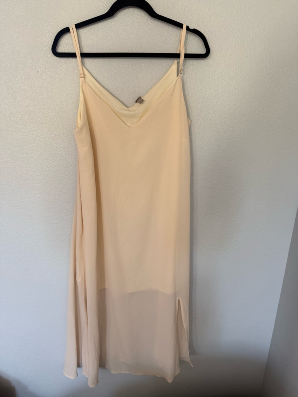 summer & rose Cream Slip Dress with V-Neck Size Medium/Large